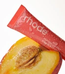 Блиск для губ rhode peptide lip treatment – ​​peach pit – neutral peach Size: 10ml / .3 fl oz.