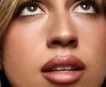 Контурний олівець - помада для губ RHODE peptide lip shape Color: lean - warm medium brown Size: 0.75 g / 0.026 oz.