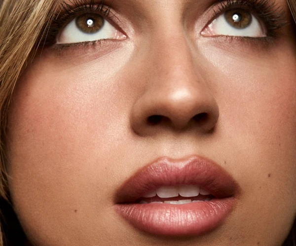 Контурний олівець - помада для губ RHODE peptide lip shape Color: lean - warm medium brown Size: 0.75 g / 0.026 oz.