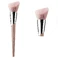 Пензель Fenty Beauty by Rihanna Cheek Hugging Bronzer Brush 190 - Фото 1