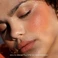 Увлажняющий румянец для лица Tower 28 Beauty BeachPlease Lip + Cheek Dewy Cream Blush Color: Golden Hour - sun-kissed orange Size 4.5 oz / 0.158 ml - Фото 4