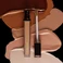 Консилер для ідеального тону обличчя Hourglass Vanish™ Airbrush Concealer Beech 6 - Medium, Yellow Undertones 0.2 oz / 6 mL - Фото 5