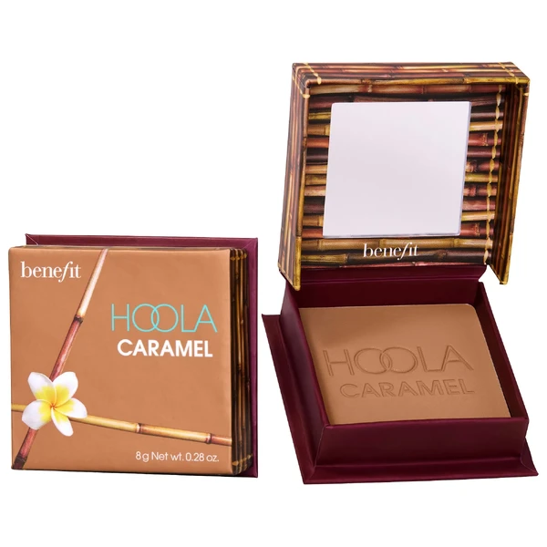 Шовковистий матовий бронзер Benefit Cosmetics Hoola Matte Powder Bronzer Color: Hoola Caramel Bronzer - medium-deep matte bronzer Size 0.28 oz / 8 g