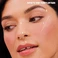 Шовкова пудра з сяйвом Benefit Cosmetics Cookie and Tickle Shimmer Finish Powder Highlighters Color: Tickle - golden pink Size 0.28 oz / 8 g - Фото 4