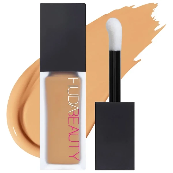 Консилер стійкий з вітаміном Е HUDA BEAUTY #FauxFilter Matte Buildable Coverage Waterproof Concealer Toasted Almond 5.3 Golden - medium-tan skin tones with golden undertones 0.30 oz / 9 ml