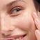Зволожуючий серум для обличчя з гіалуроновою кислотою Glossier Super Bounce Hyaluronic Acid + Vitamin B5 Hydrating Face Serum 1 oz / 30 mL - Фото 7