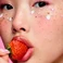 Зволожуючий бальзам для губ Glossier Balm Dotcom Lip Balm and Skin Salve Color: Strawberry - sheer berry red Size 0.5 oz / 15 mL - Фото 12