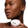 Розгладжуюча пудра Makeup By Mario SurrealSkin™ Talc-Free Soft Blur Setting Powder Color: 5 Neutral Medium Deep Size 0.53 oz / 15 g - Фото 3