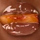 Зволожуюча олія для губ з медом Gisou Honey Infused Hydrating Lip Oil Shimmer, Glazed Plum, 8 ml - Фото 2