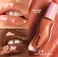 Зволожуюча олія для губ з медом Gisou Honey Infused Hydrating Lip Oil Shimmer, Glazed Plum, 8 ml - Фото 4